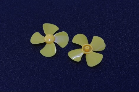 Plastic Four-Leaf Propeller ( 1.5*60mm )